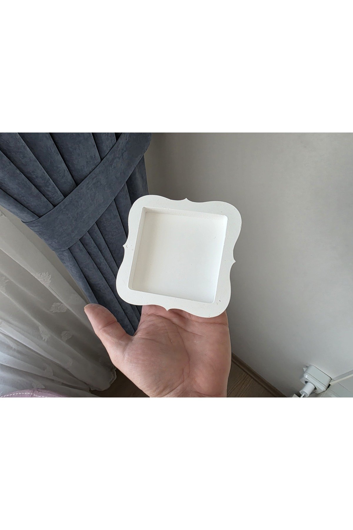 11,5cm Kavisli Kare Çerçeve Pano Silikon Kalıp K-1619, Polyester Fimo Hamuru Taş Tozu Çimento Alçı Kalıbı - Görsel 6